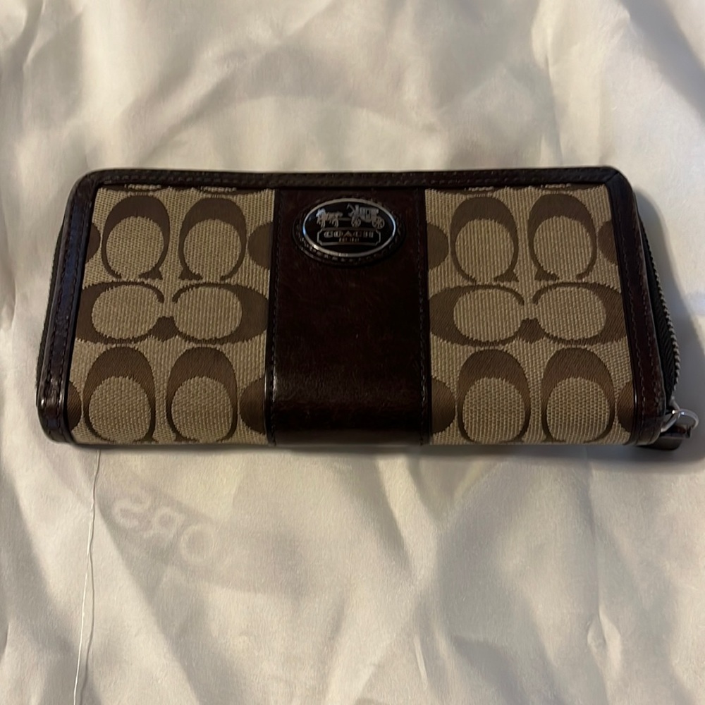 Coach accordion Continental canvas walker